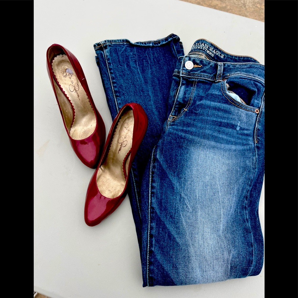 American Eagle distressed jeans